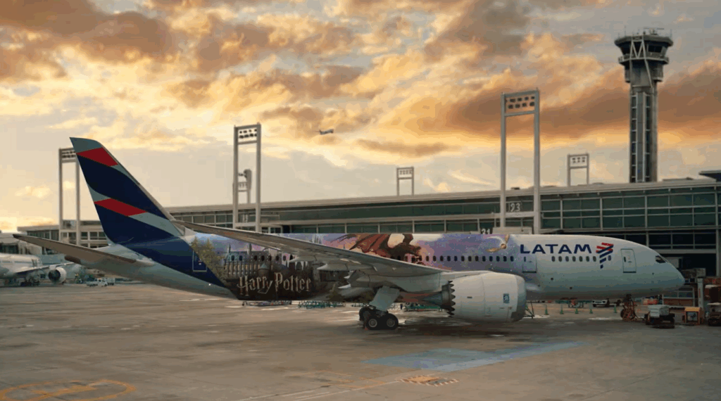LATAM y Warner Bros. Discovery Latinoamérica llevan la magia de Harry Potter a los cielos con aviones intervenidos y  experiencias a bordo