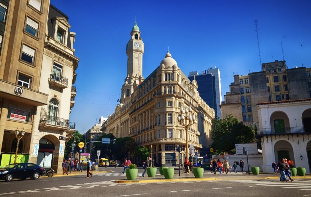 Ciudad de Buenos Aires y Mar del Plata lideran las búsquedas para Semana Santa