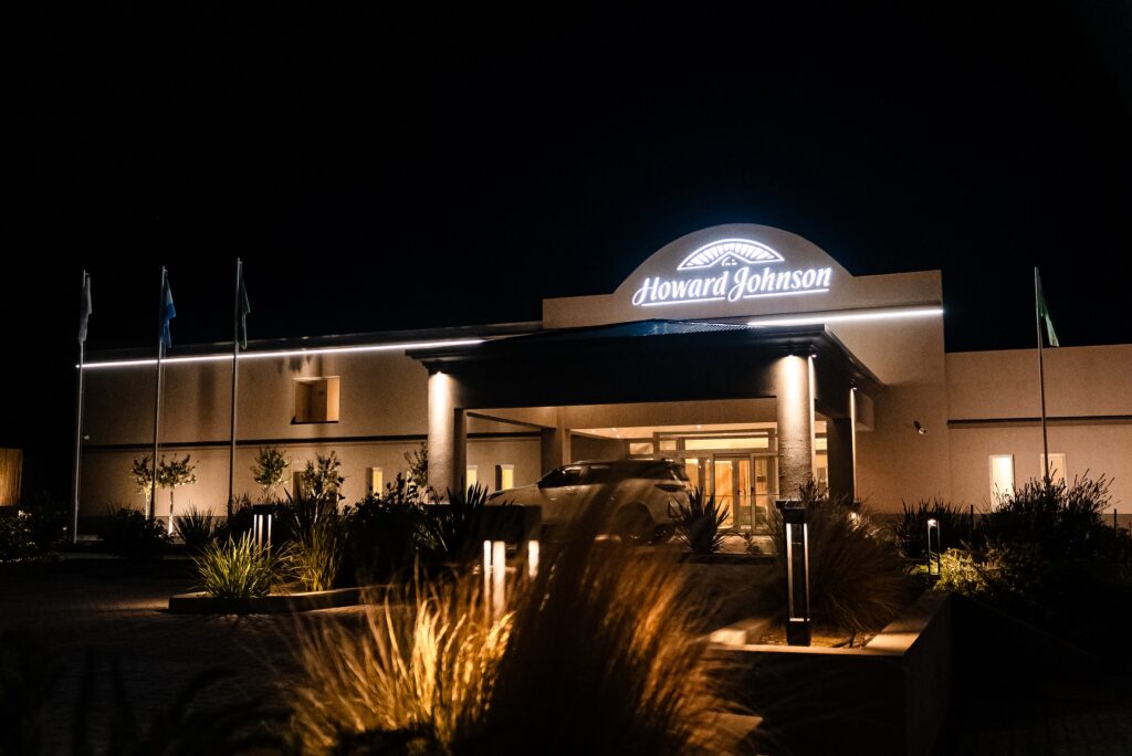 Grupo Hotelero Albamonte cortó cintas en Bahía Blanca con la apertura  de un nuevo Howard Johnson