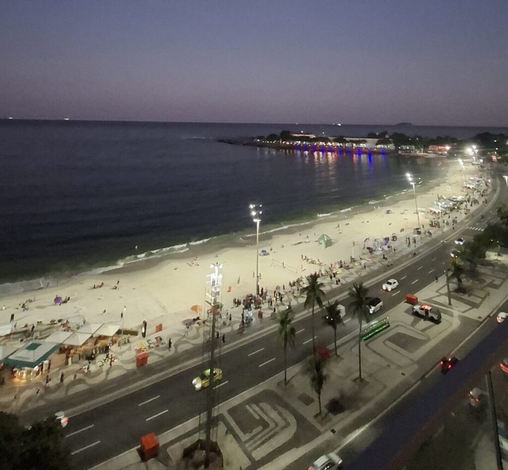 Copacabana: Tres propuestas para descubrir Río de Janeiro desde las alturas, la historia y el espectáculo